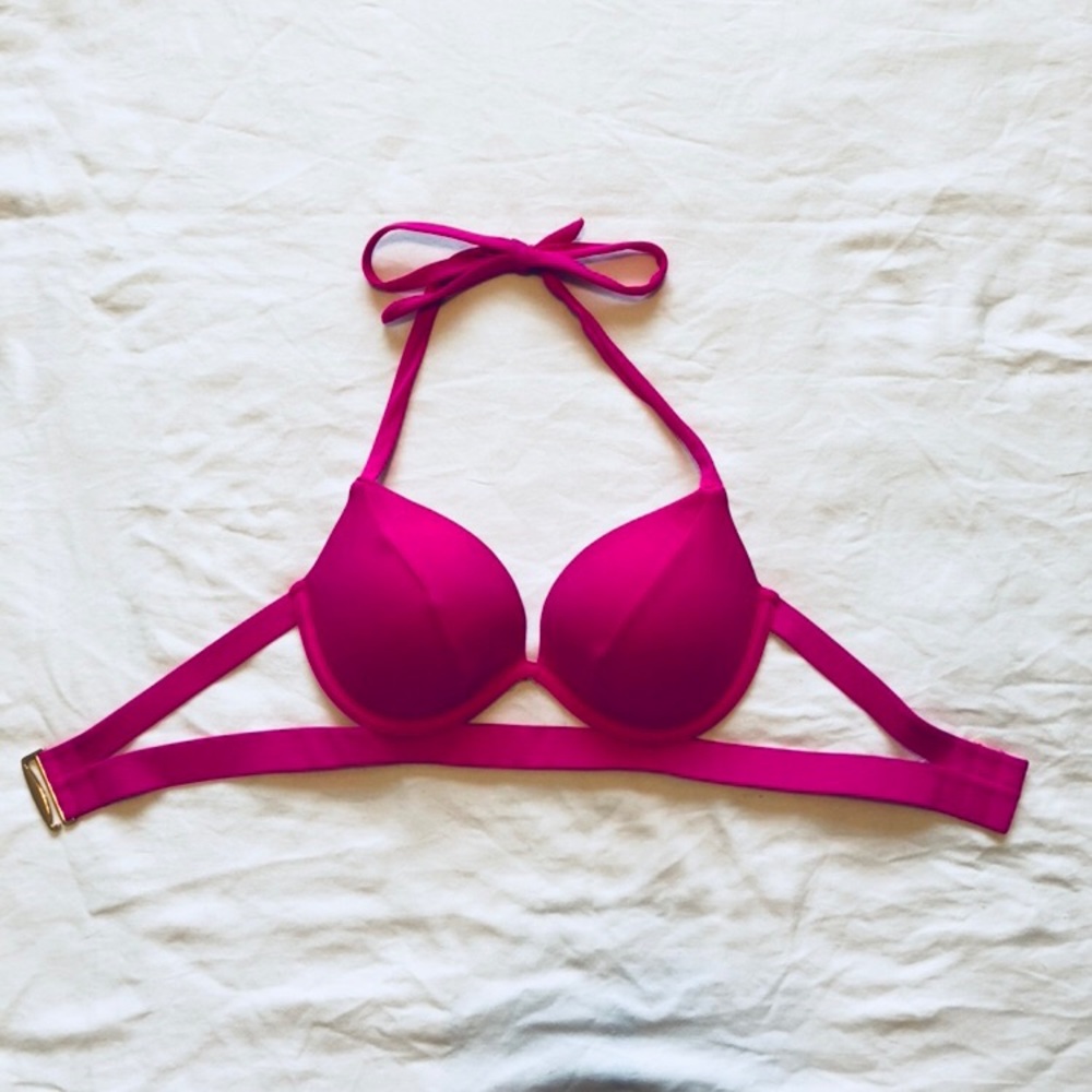 Size 32D Victoria Secret Swimsuit Top